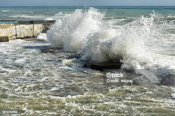 海の波を叩くを入れます - カスピ海のストックフォトや画像を多数ご用意 - カスピ海, 人物なし, 写真