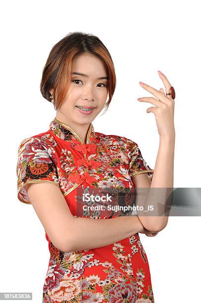 Cheongsam Rojo Asian Girl Aislados Foto de stock y más banco de imágenes de A la moda - A la moda, Abundancia, Acontecimiento