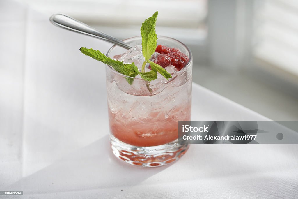 Cocktail rinfrescante - Foto stock royalty-free di Agrume