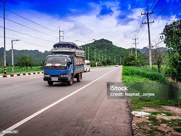 Road En La Provincia De Tailandia Foto de stock y más banco de imágenes de Aire libre - Aire libre, Aparcar, Asfalto