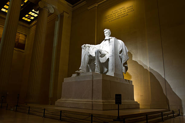 프리지던트 링컨 군인기념 워싱턴 dc 야간에만 - abraham lincoln washington dc statue president 뉴스 사진 이미지