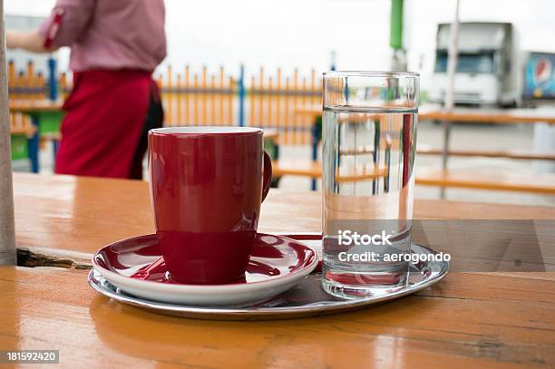 Photo libre de droit de Pausecafé À La Station Dessence banque d'images et plus d'images libres de droit de Station-service - Station-service, Assiette, Boisson rafraîchissante