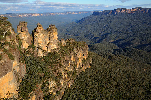 istock The Three Sisters rock formation, Australia 181595656