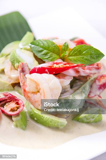 Grünes Thaicurry Mit Garnelen Und Avocado Stockfoto und mehr Bilder von Asien - Asien, Aubergine, Basilikum