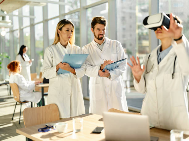 istock Observing a doctor with VR headset in hospital. 1816081171