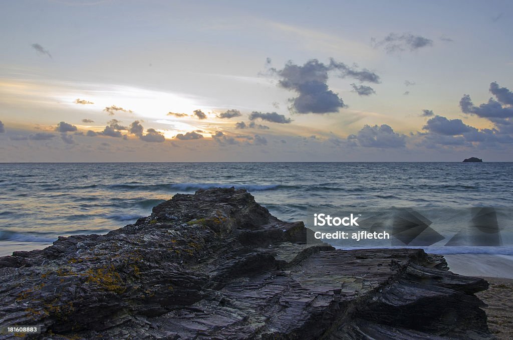 Gallina Cornish atardecer paisaje marino, North Cornwall. - Foto de stock de Acantilado libre de derechos