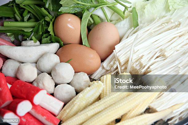 Verduras Huevo Hervido Meatballs Puede Sukiyaki Foto de stock y más banco de imágenes de Alimento - Alimento, Carne, Carne de vaca