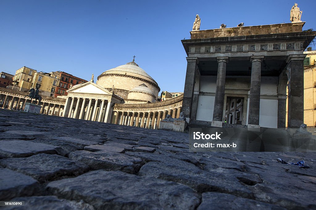 Nápoles, Igreja de Saint Francesco di Paola - Foto de stock de Barco a remo royalty-free