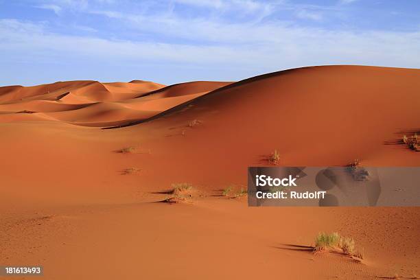 Erg Chebbi Foto de stock y más banco de imágenes de Abandonado - Abandonado, Aire libre, Arabia