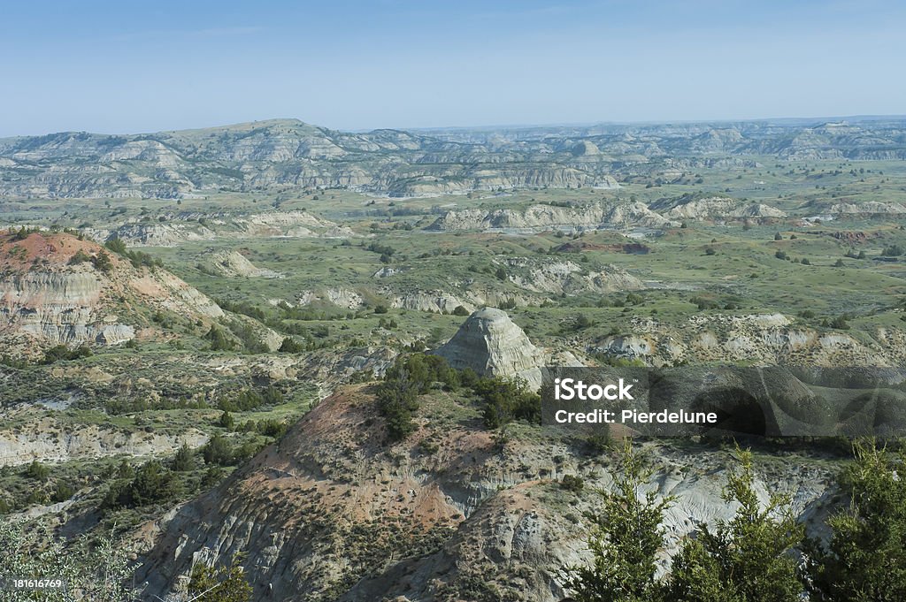 Painted Canyon vue panoramique - Photo de Aiguille rocheuse libre de droits