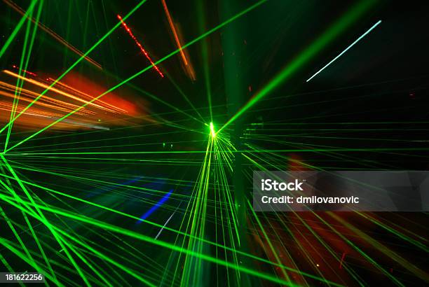 Абстрактный Света Лазера — стоковые фотографии и другие картинки Зелёный цвет - Зелёный цвет, Лазер, Сцена - активное пространство