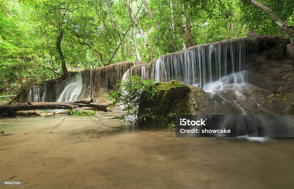 Paraíso cascata (Huay Mae Kamin Cachoeira) em Kanchanaburi, - Foto de stock de Bebida gelada royalty-free