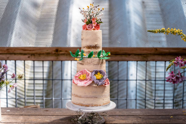 istock Wedding Cake with pretty flowers 1816278240