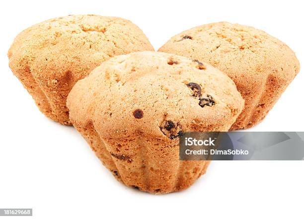 Torta Al Cioccolato E Uvetta - Fotografie stock e altre immagini di Alimentazione non salutare - Alimentazione non salutare, Bianco, Cibo