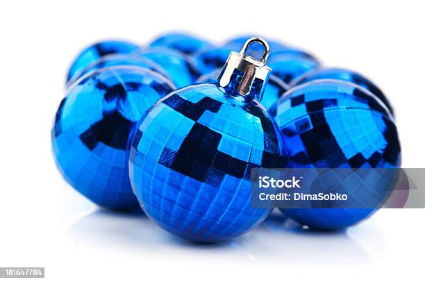 Foto de Bola De Natal Isolado e mais fotos de stock de Alegria - Alegria, Azul, Baile