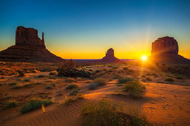 istock Horizontal view of sunrise at Monument Valley 181648602