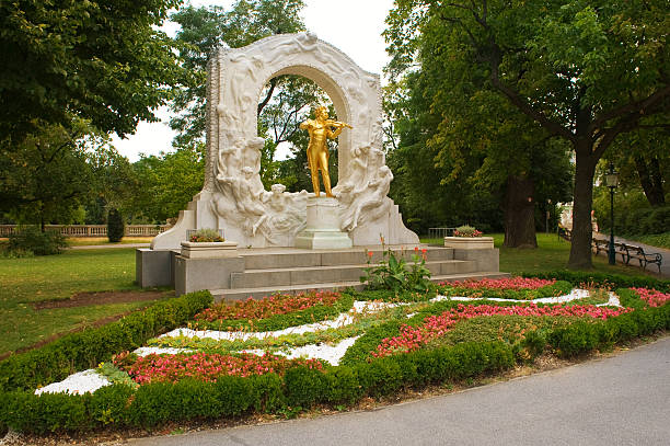 istock Johann Strauss Golden Statue 181652723
