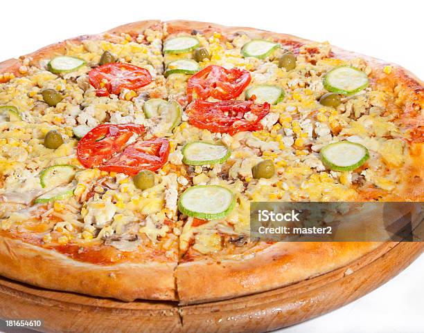 Vegetal Pizza Hecha De Bio Queso Tomate Oliva Tipo Seta P Foto de stock y más banco de imágenes de Aceite para cocinar