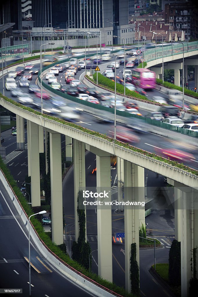 Shanghai, la carretera de conducción de vehículos - Foto de stock de Aire libre libre de derechos