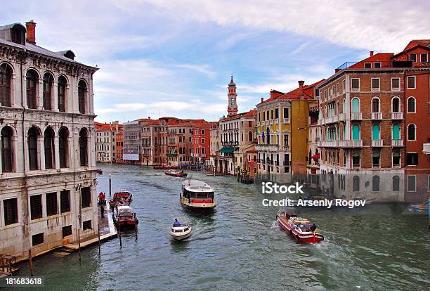 Foto de Veneza E O Grande Canal e mais fotos de stock de Arco - Característica arquitetônica - Arco - Característica arquitetônica, Casa, Cidade pequena