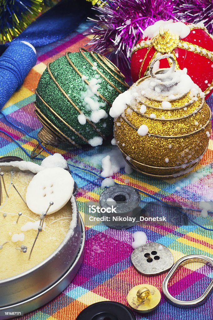 Boîte de fils et aiguilles décorations de Noël - Photo de Aiguille - Mercerie libre de droits
