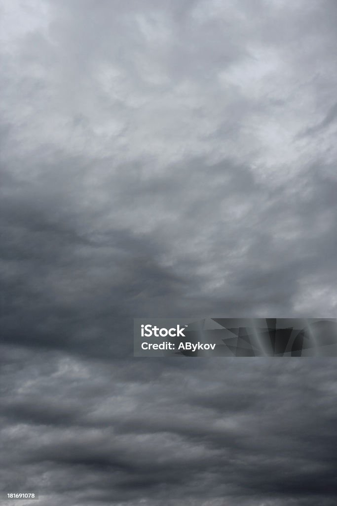 Nuvole scure - Foto stock royalty-free di Ambientazione esterna