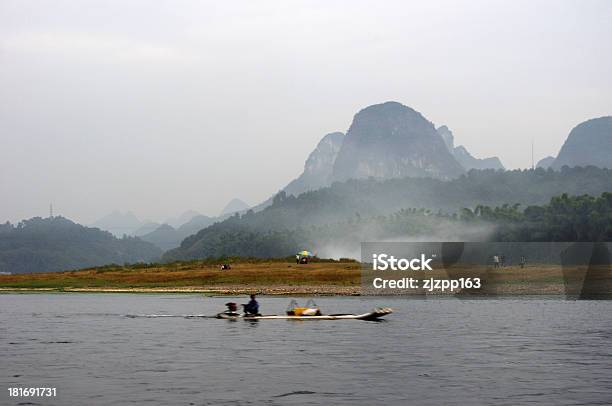 China Guilin Rafting Foto de stock y más banco de imágenes de Agua - Agua, Aire libre, Asia