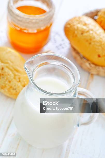 Photo libre de droit de Le Petit Déjeuner banque d'images et plus d'images libres de droit de Aliment - Aliment, Assiette, Bleu