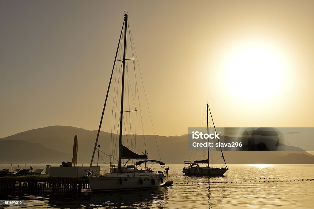 L'alba e vista su Yacht harbor, Marmaris, Turchia - Foto stock royalty-free di Acqua