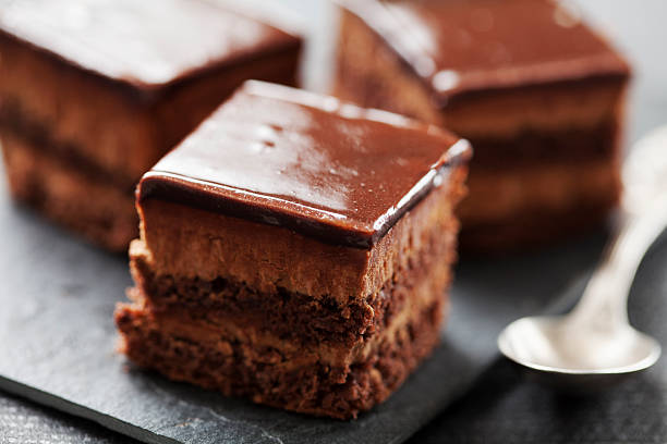 torta al cioccolato - torta alla crema foto e immagini stock