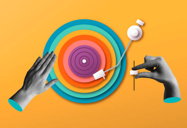 ilustraciones, imágenes clip art, dibujos animados e iconos de stock de manos de dj mezclando música con disco de vinilo de color en vector de collage retro - tocadisco