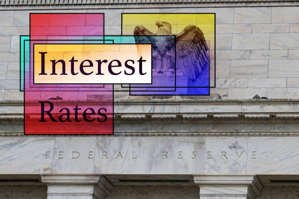 Interest Rates Monetary percentage concept. hand holding icon debt rate or increase interest percent. debt increase, interest rate rise, interest burden, loan problem, federal Reserve or central bank raising policy tipos de interés concepto de porcentaje monetario. Ícono de la mano tasa de deuda o aumentar el porcentaje de interés. aumento de la deuda, aumento de las tasas de interés, carga de intereses, problema de préstamos, política de aumento de la reserva