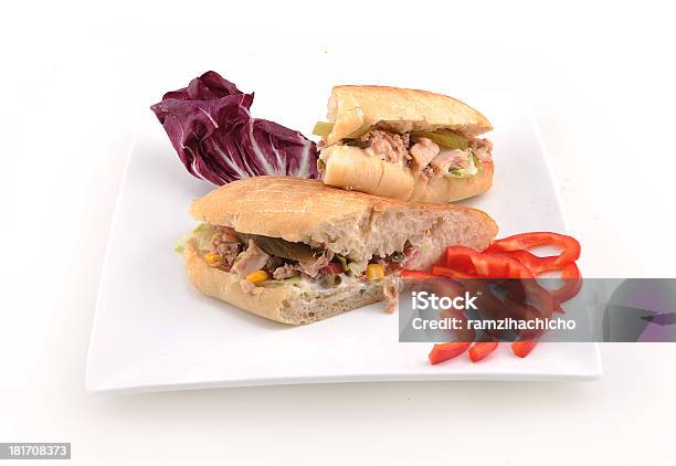 Sándwich De Atún Foto de stock y más banco de imágenes de Atún - Pescado - Atún - Pescado, Barra de pan francés, Bocadillo