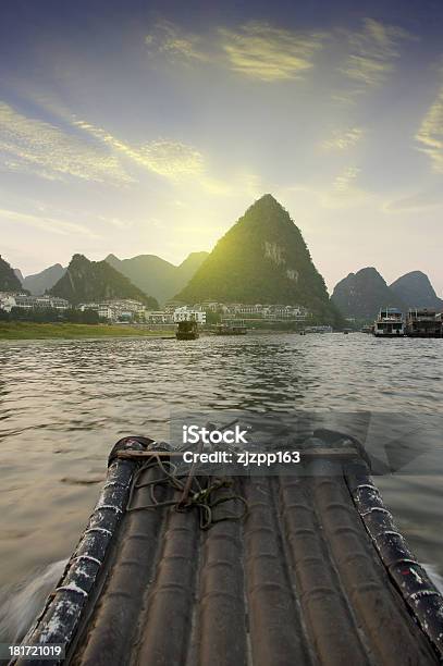 China Guilin Rafting Foto de stock y más banco de imágenes de Agua - Agua, Aire libre, Ajardinado