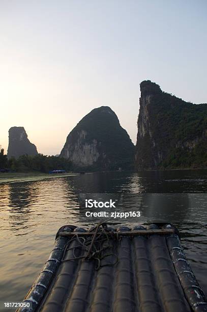 Cina Guilin Rafting - Fotografie stock e altre immagini di Acqua - Acqua, Acqua fluente, Alba - Crepuscolo