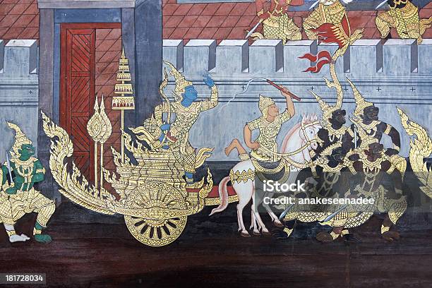 Wandgemälde Ramayana In Wat Pra Kaew Bangkok Thailand Stockfoto und mehr Bilder von Arrangieren