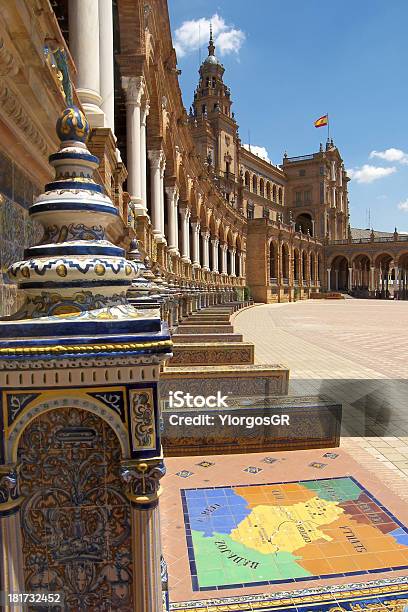 Plaza De Espana A Siviglia Spagna - Fotografie stock e altre immagini di Ambientazione esterna - Ambientazione esterna, Andalusia, Antico - Condizione