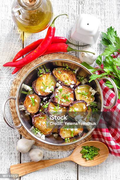 Melanzane - Fotografie stock e altre immagini di Aglio - Alliacee - Aglio - Alliacee, Alimentazione sana, Alla griglia