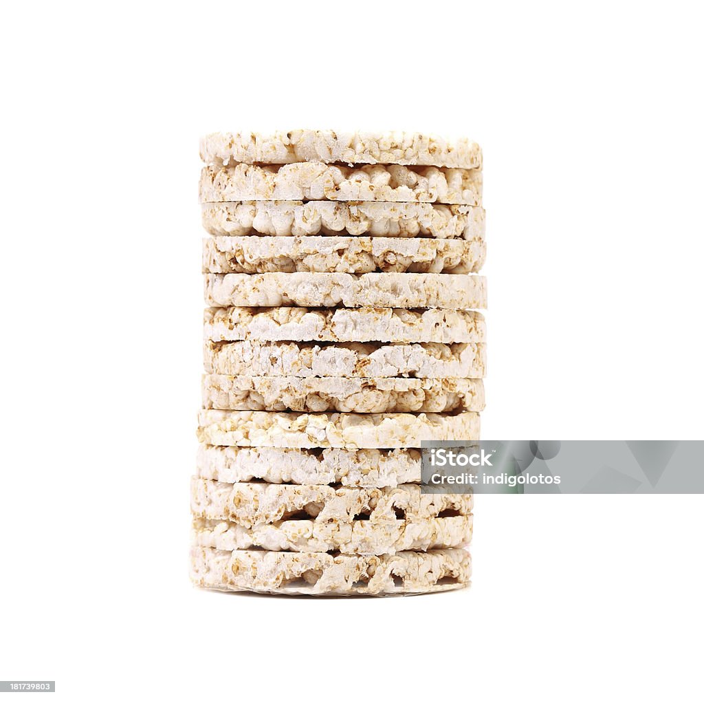 Pila di riso soffiato uno spuntino. - Foto stock royalty-free di Alimentazione sana