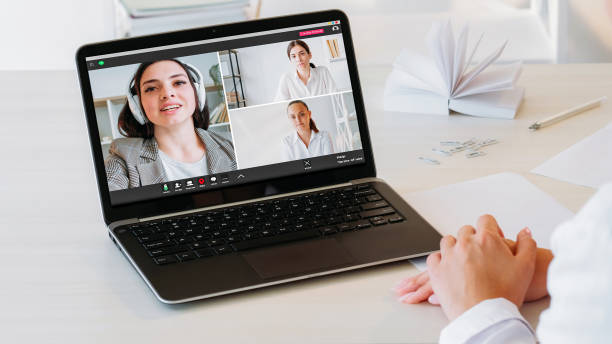 istock Video conversation women team laptop screen office 1817460207