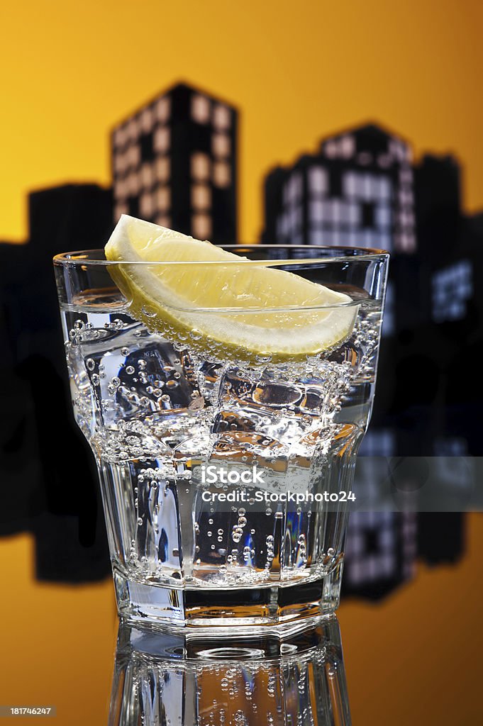 cocktail Tonico Gin Metropolis - Foto stock royalty-free di Alchol