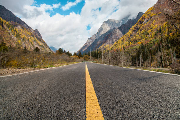 istock Mountain Road in Autumn 1817568871