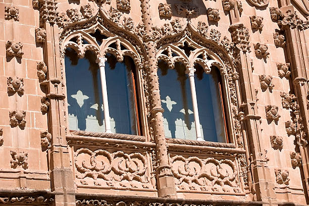 ツインの窓、jabalquinto パレスバエザ、jaen 、スペイン、アンダルシア地方 - jabalquinto ストックフォトと画像