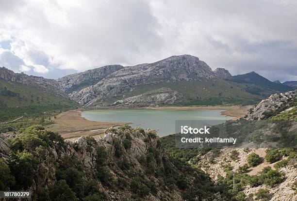 Cuber Lago Mallorca Foto de stock y más banco de imágenes de Agricultura - Agricultura, Agua, Belleza de la naturaleza