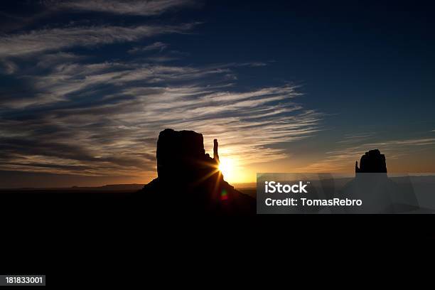 Vale Monument - Fotografias de stock e mais imagens de Ao Ar Livre - Ao Ar Livre, Areia, Arenito