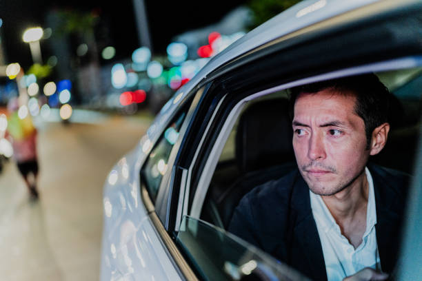 The man hurries into his car