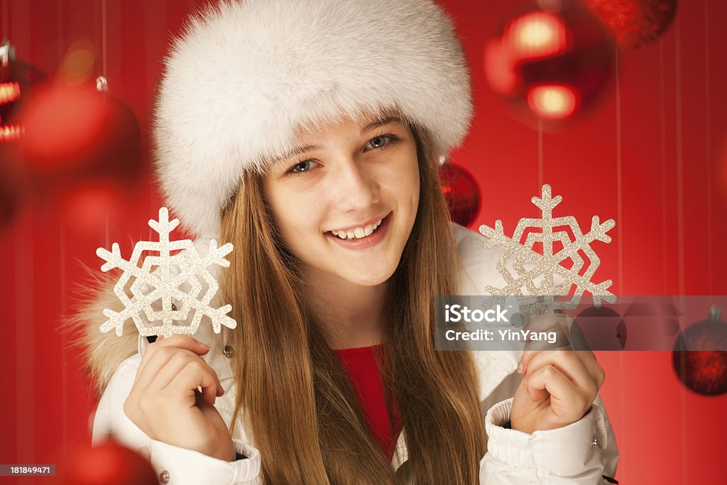 Modello di fiocchi di neve di Natale decorazione in rosso e bianco Hz - Foto stock royalty-free di Abiti pesanti