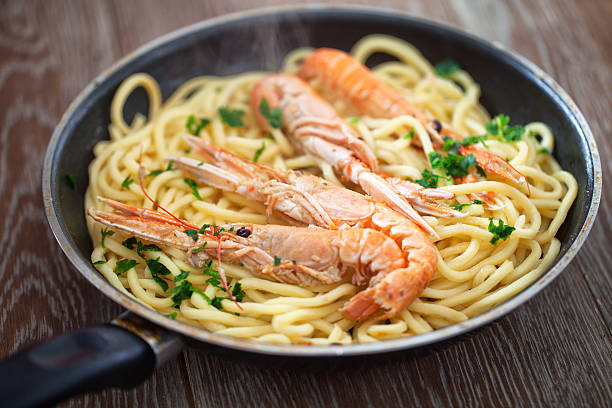 Tagliatelle with prawns and zucchini
