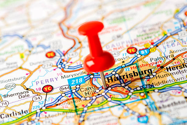 istock US capital cities on map series: Harrisburg, PA 181850317