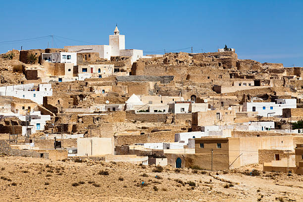 istock Little white Tunisian village 181851722